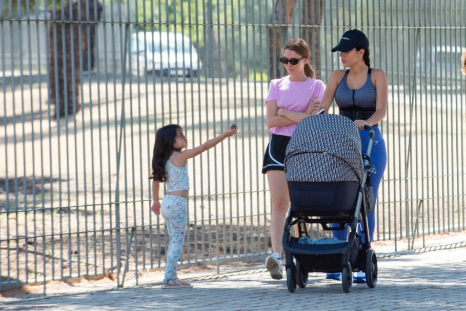 Không trang điểm, Georgina Rodriguez vẫn khiến NHM trầm trồ 5