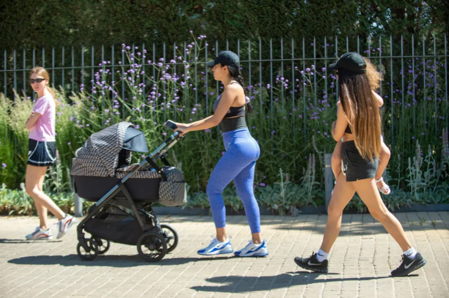 Không trang điểm, Georgina Rodriguez vẫn khiến NHM trầm trồ 3