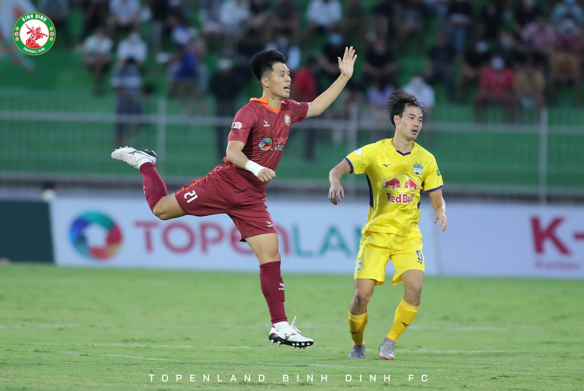 HLV Đức Thắng tiết lộ lý do xếp Đình Trọng đá vị trí mới 1