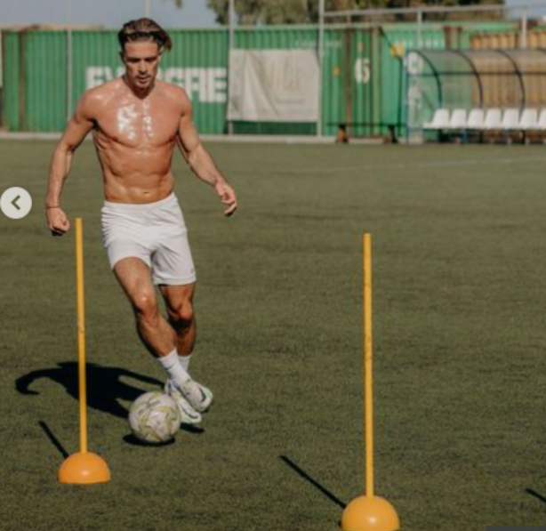 Jack Grealish lấy lại niềm tin từ NHM Man City 3