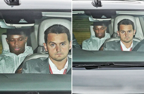 Tyrell Malacia chuan bi ra mat MU