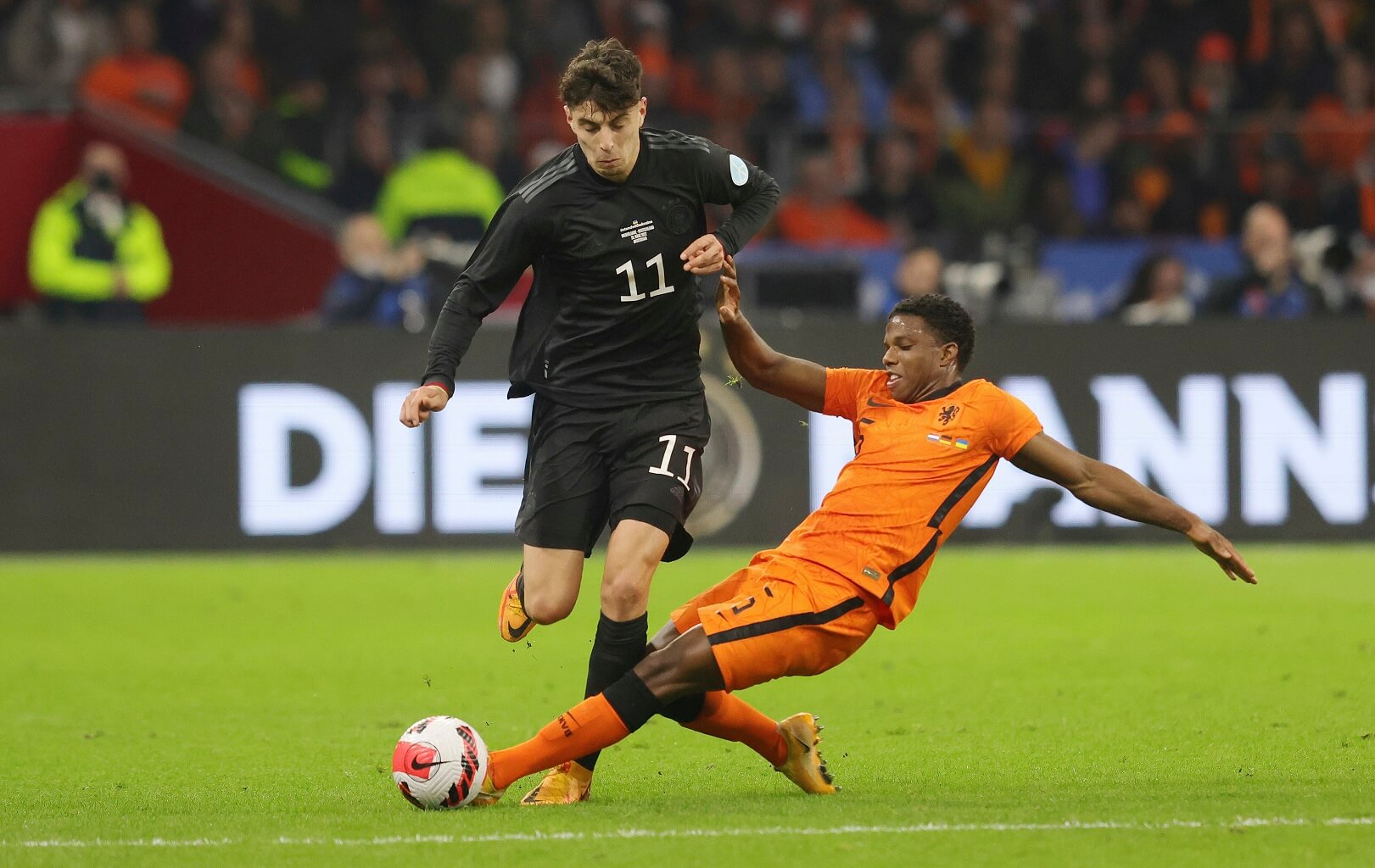 Vì sao Tyrell Malacia khiến Man United quyết tâm đem anh về 2