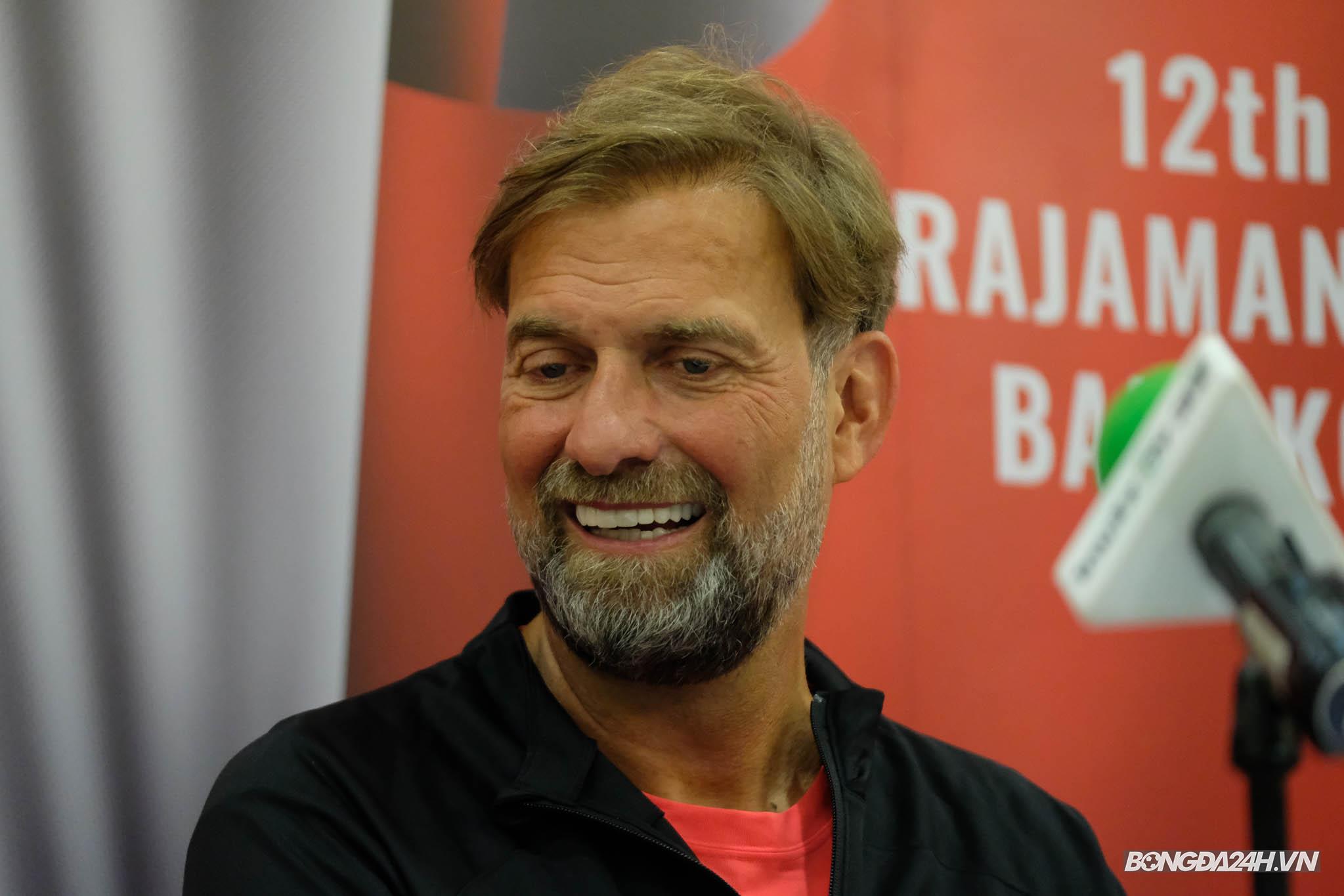 Chiếc kính của Jurgen Klopp 2 Chiếc kính của Jurgen Klopp 2