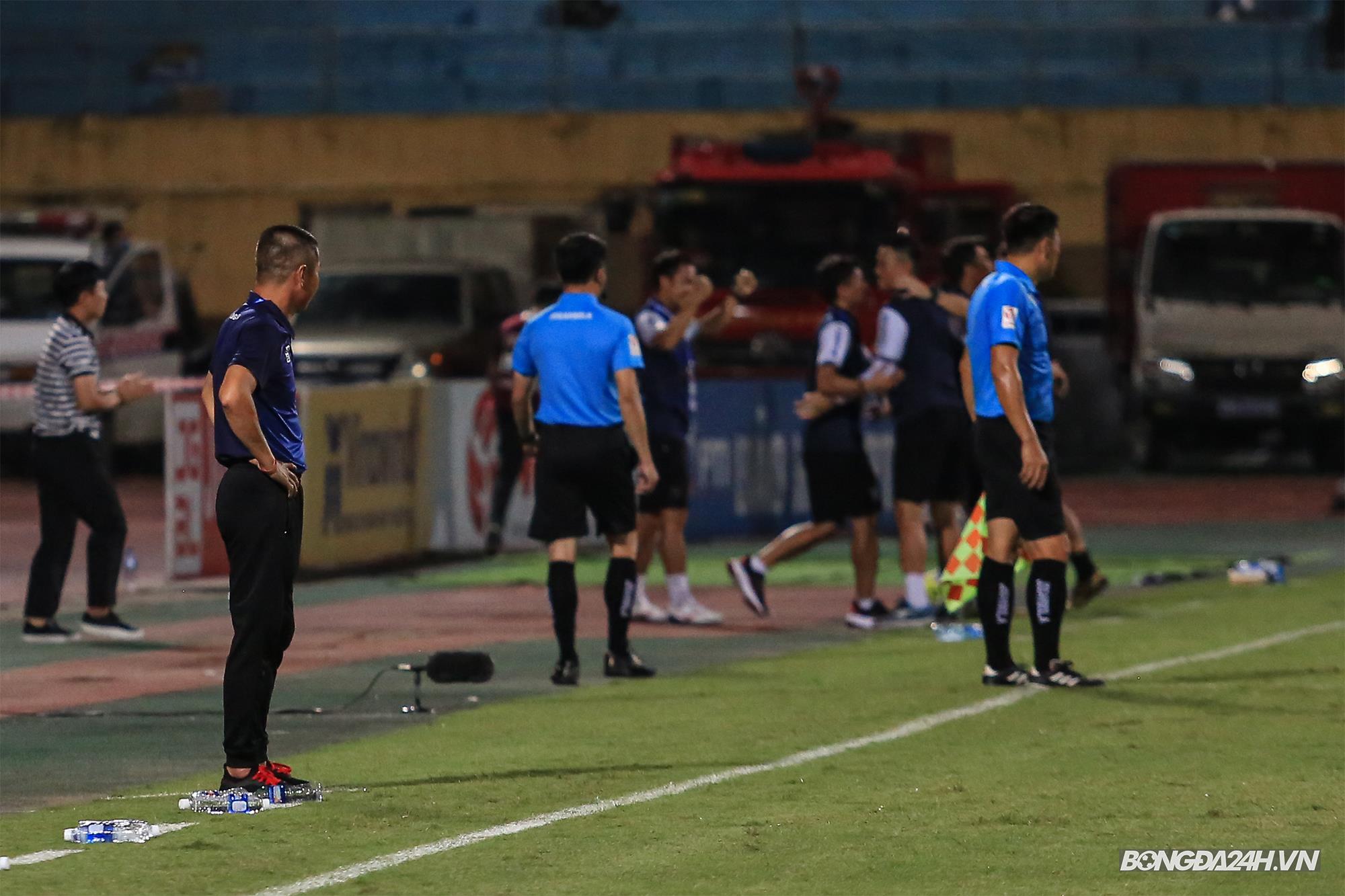 Học trò cũ gieo sầu trong ngày HLV Chu Đình Nghiêm trở lại sân Hàng Đẫy 5