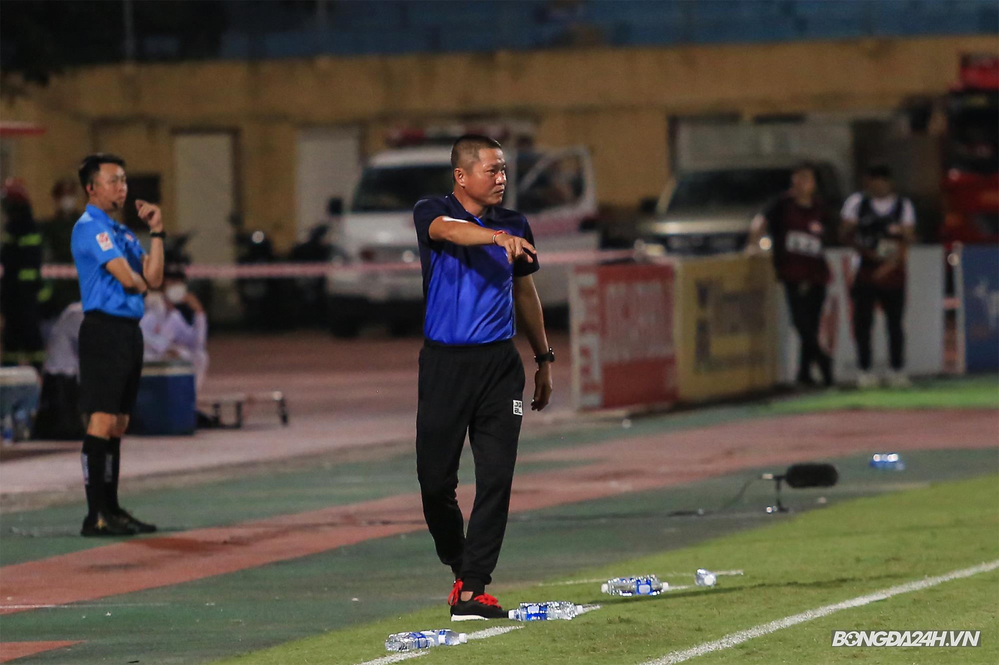 Học trò cũ gieo sầu trong ngày HLV Chu Đình Nghiêm trở lại sân Hàng Đẫy 3