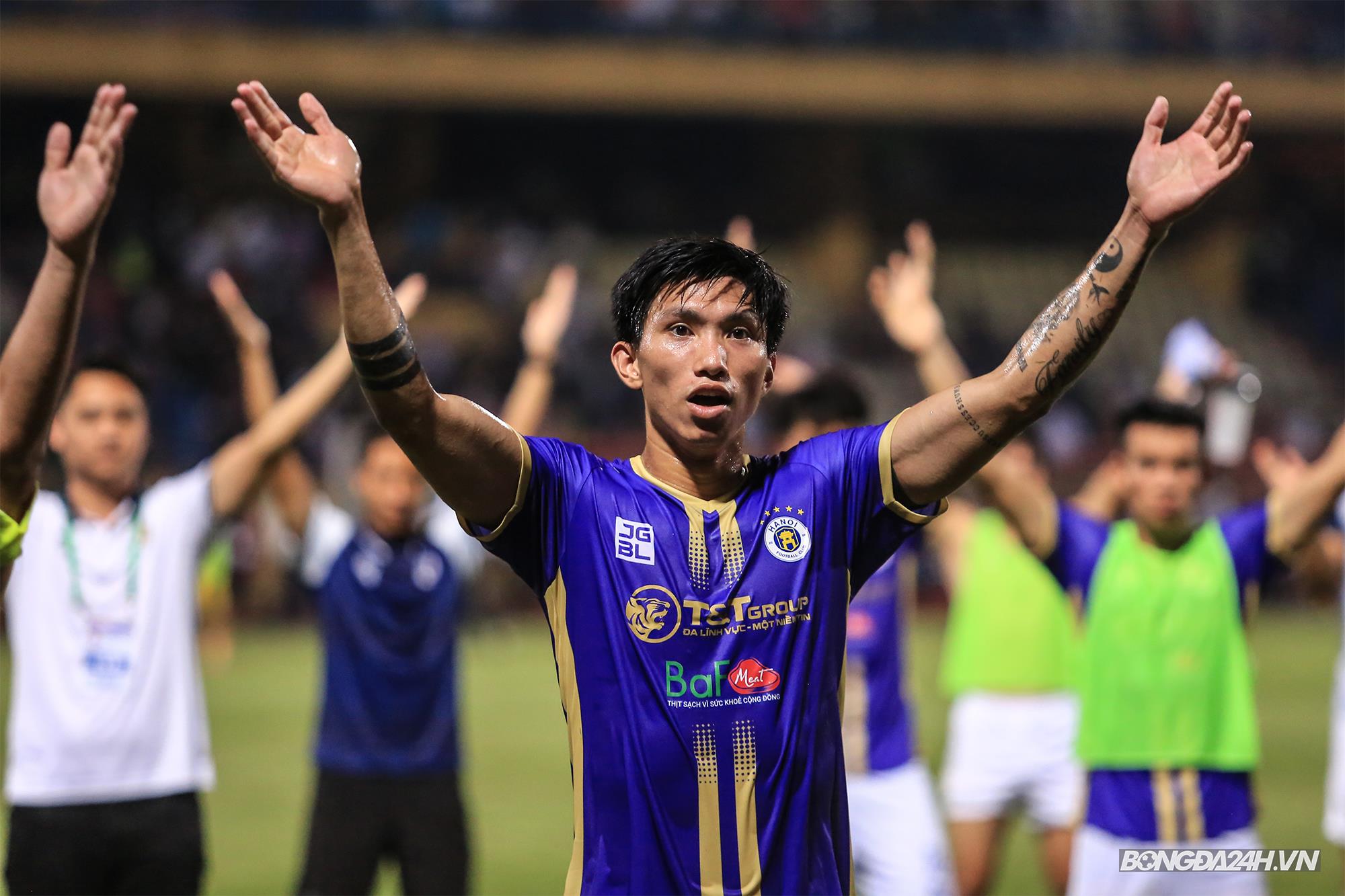 Văn Hậu cố gắng tái hiệu siêu phẩm trivela vào lưới Oman 6