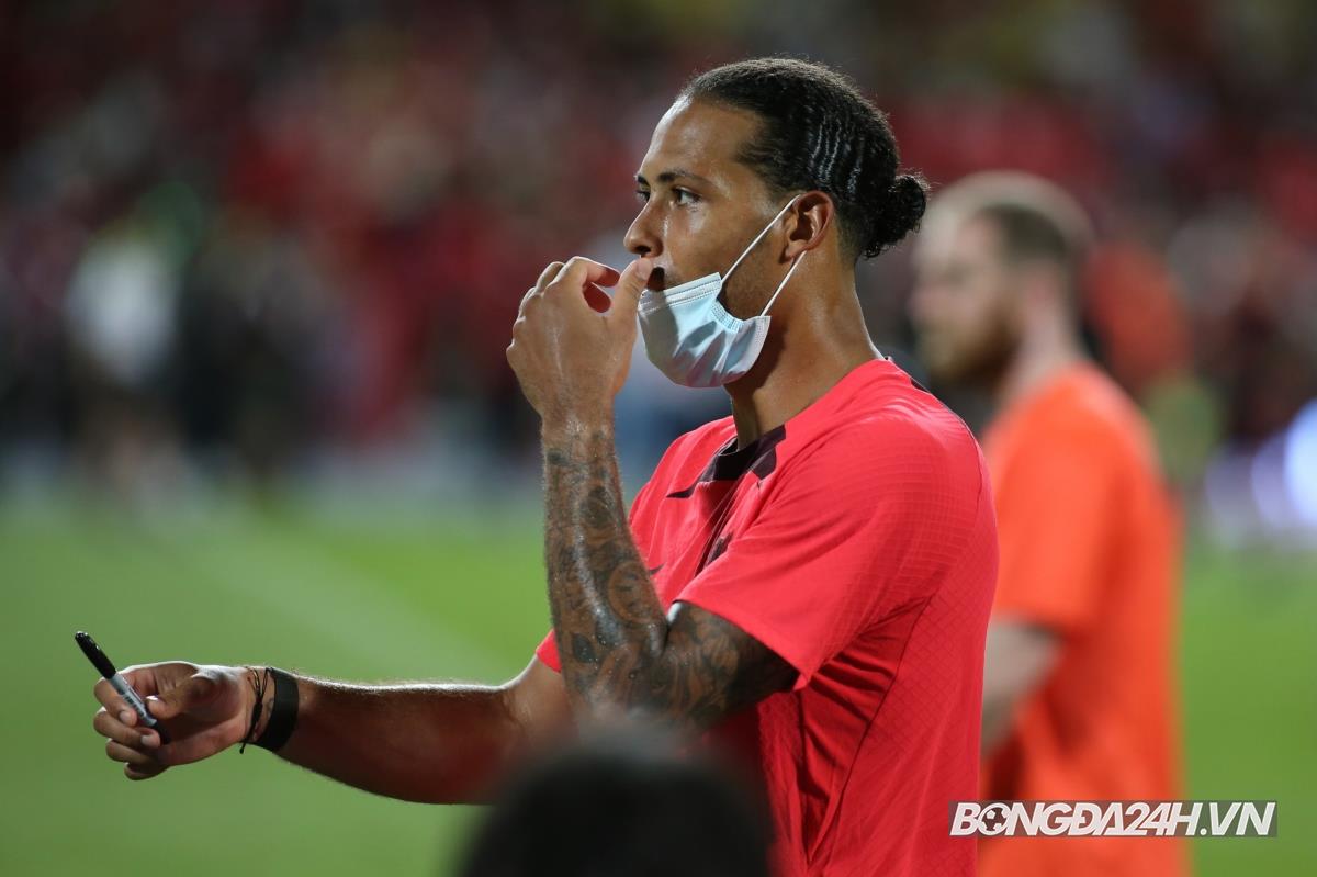 Tân binh trăm triệu của Liverpool bỏ dở buổi tập 6