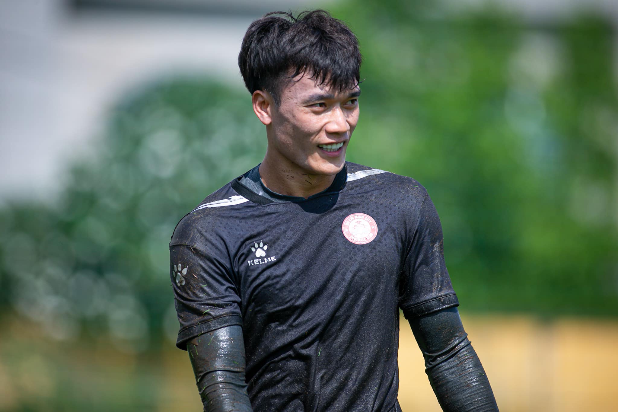 Bùi Tiến Dũng trở lại CLB TPHCM Đi thật xa để trở về 3