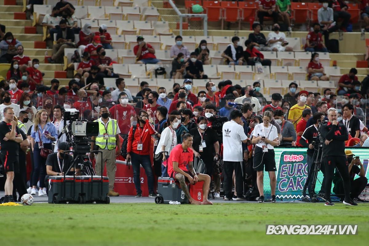 Tân binh trăm triệu của Liverpool bỏ dở buổi tập 1