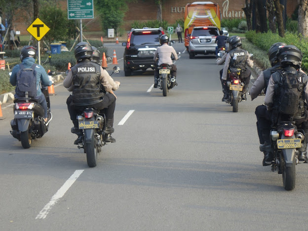 ĐT U19 Việt Nam được cảnh sát Indonesia bảo vệ nghiêm ngặt trước trận bán kết 2 ĐT U19 Việt Nam được cảnh sát Indonesia bảo vệ nghiêm ngặt trước trận bán kết 2