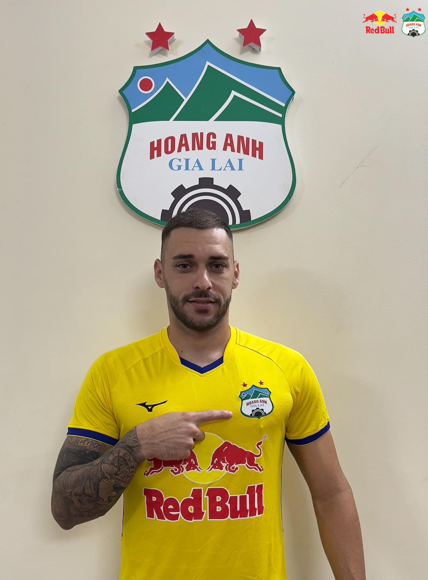 HAGL chiêu mộ ngoại binh Brazil để chia lửa với Công Phượng 1