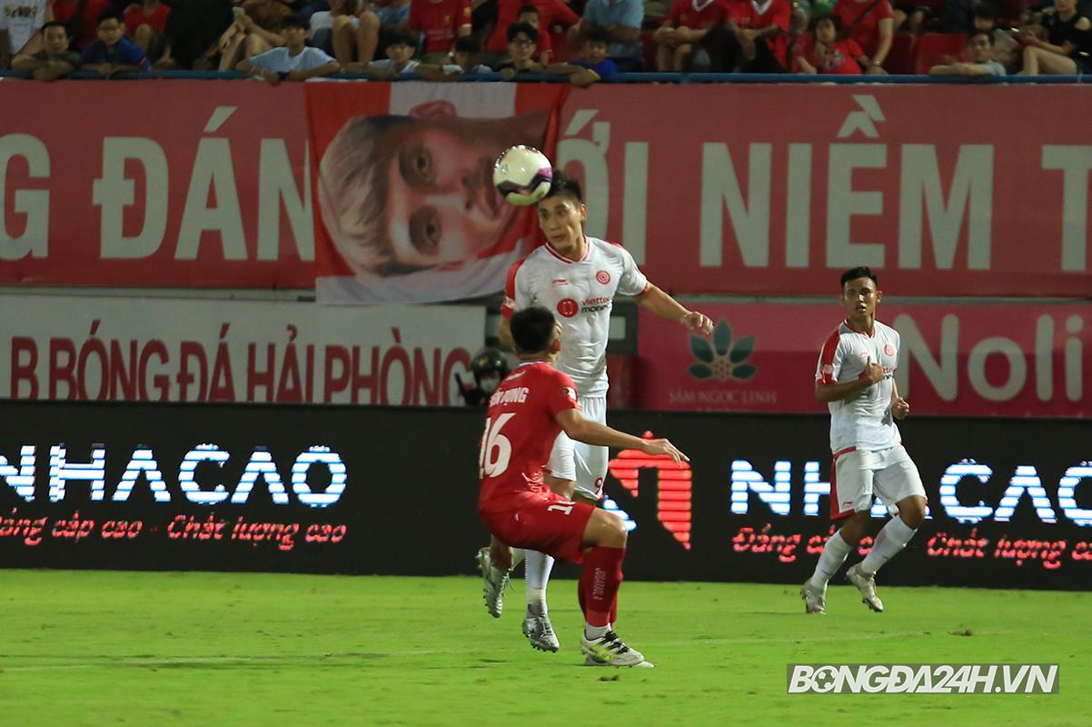 Nhâm Mạnh Dũng hóa gà son mang về chiến thắng cho Viettel trên sân Lạch Tray 6