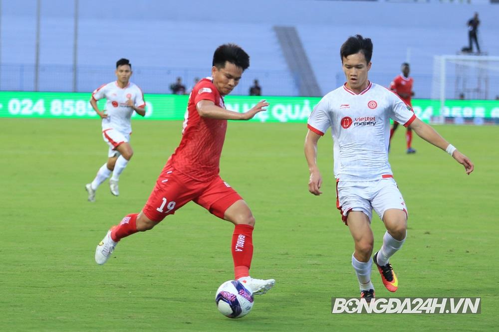 Cận cảnh tình huống ghi bàn siêu dị của Nhâm Mạnh Dũng vào lưới Hải Phòng 6