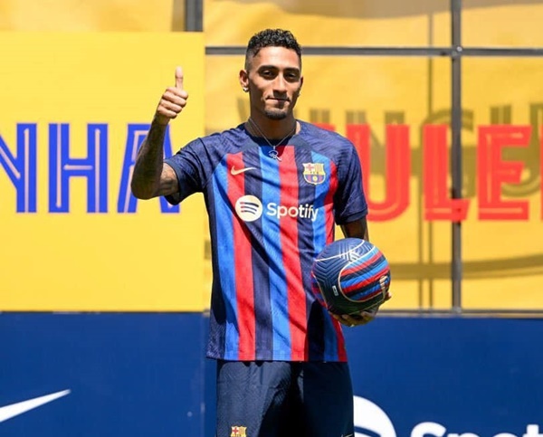 Barca ra mắt tân binh 67 triệu euro 3