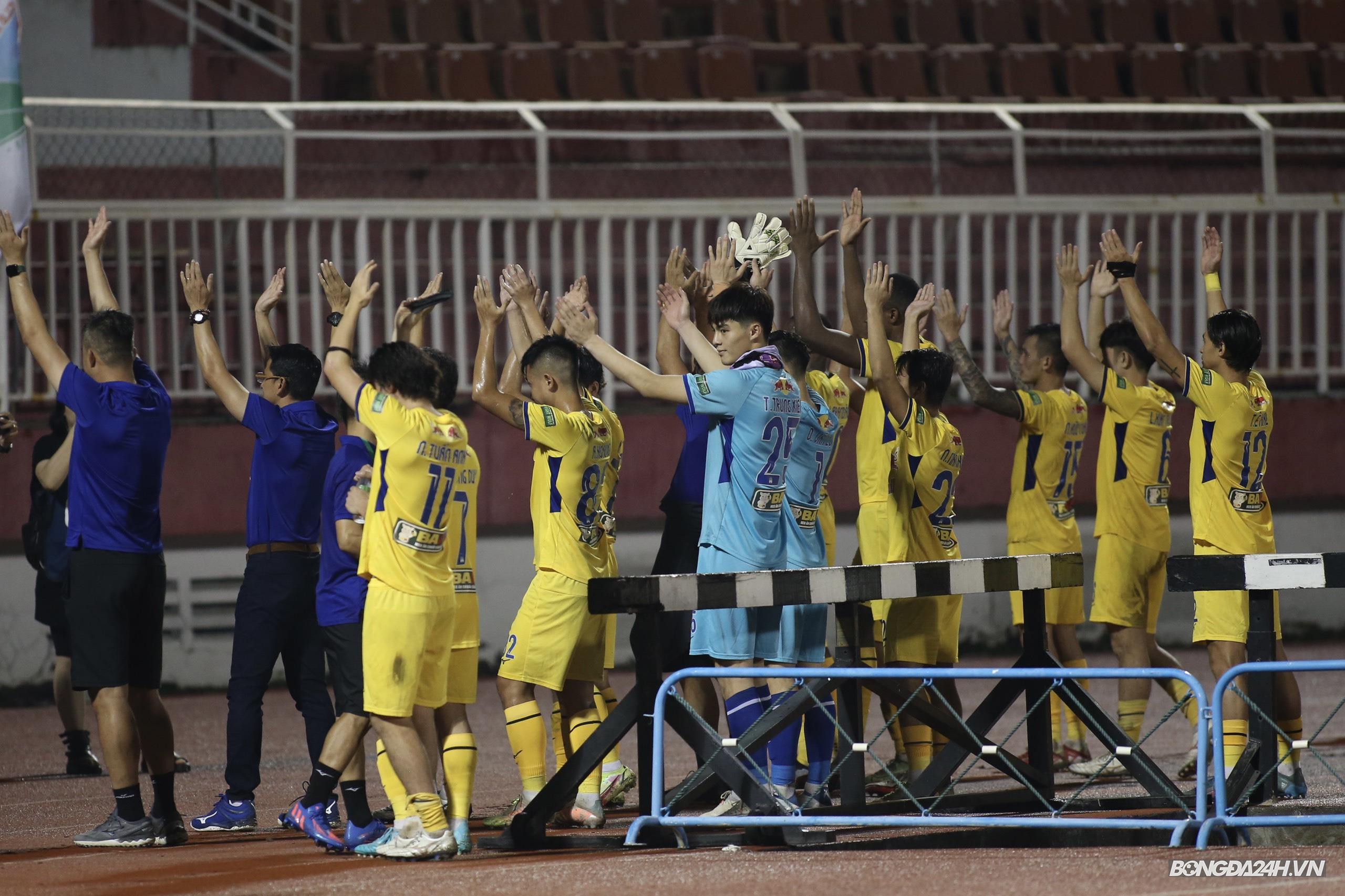 Thấy gì sau trận TPHCM 0-2 HAGL 3