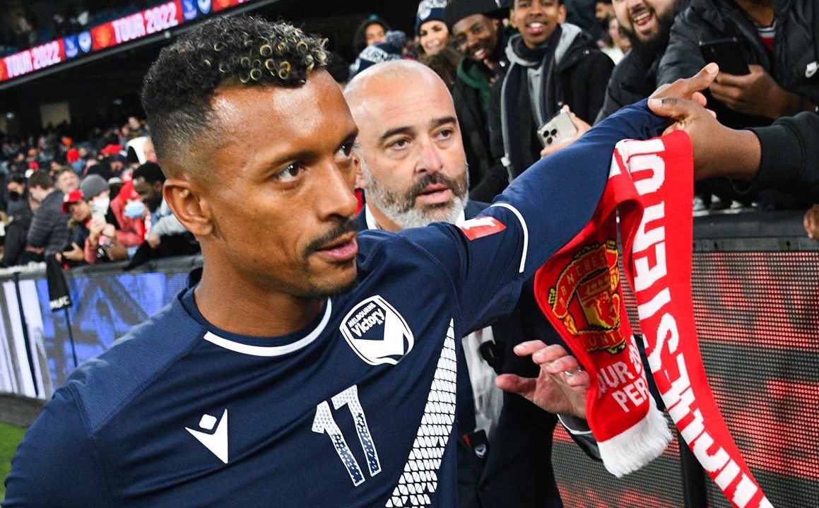 Nani thuyết phục Ronaldo ở lại MU Nani thuyet phuc Ronaldo o lai MU