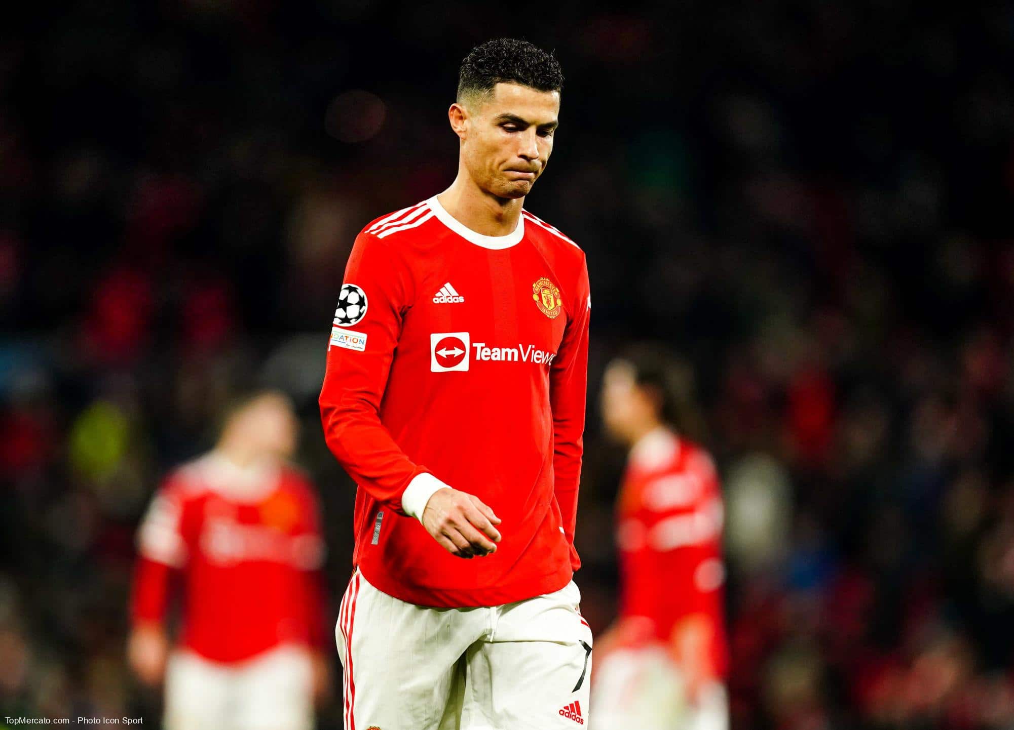 Ronaldo chốt hạn cuối để rời MU 1