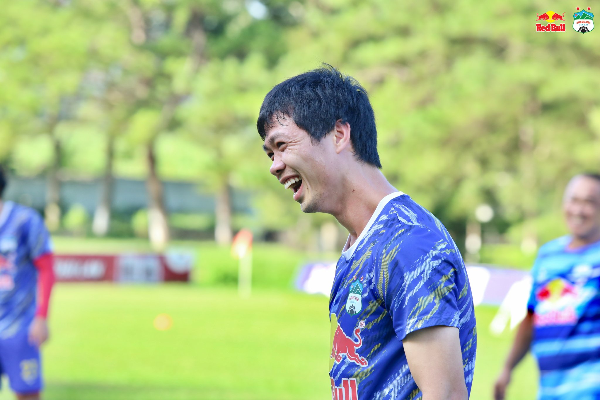 Những chia sẻ đầu tiên của Công Phượng sau khi gia nhập Yokohama 1 Những chia sẻ đầu tiên của Công Phượng sau khi gia nhập Yokohama 1