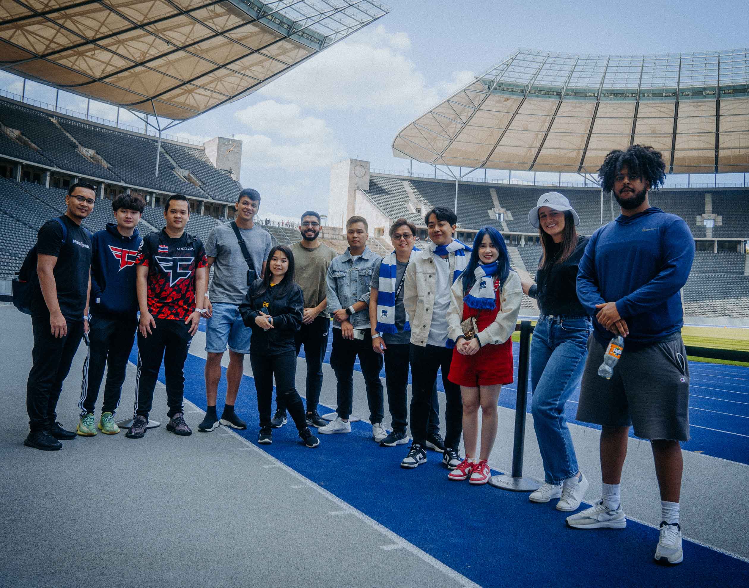 Theo chân Cris Devil Gamer và Mai Quỳnh Anh khám phá nước Đức tại sự kiện VBL International Series do Bundesliga và Next Media tổ chức 4