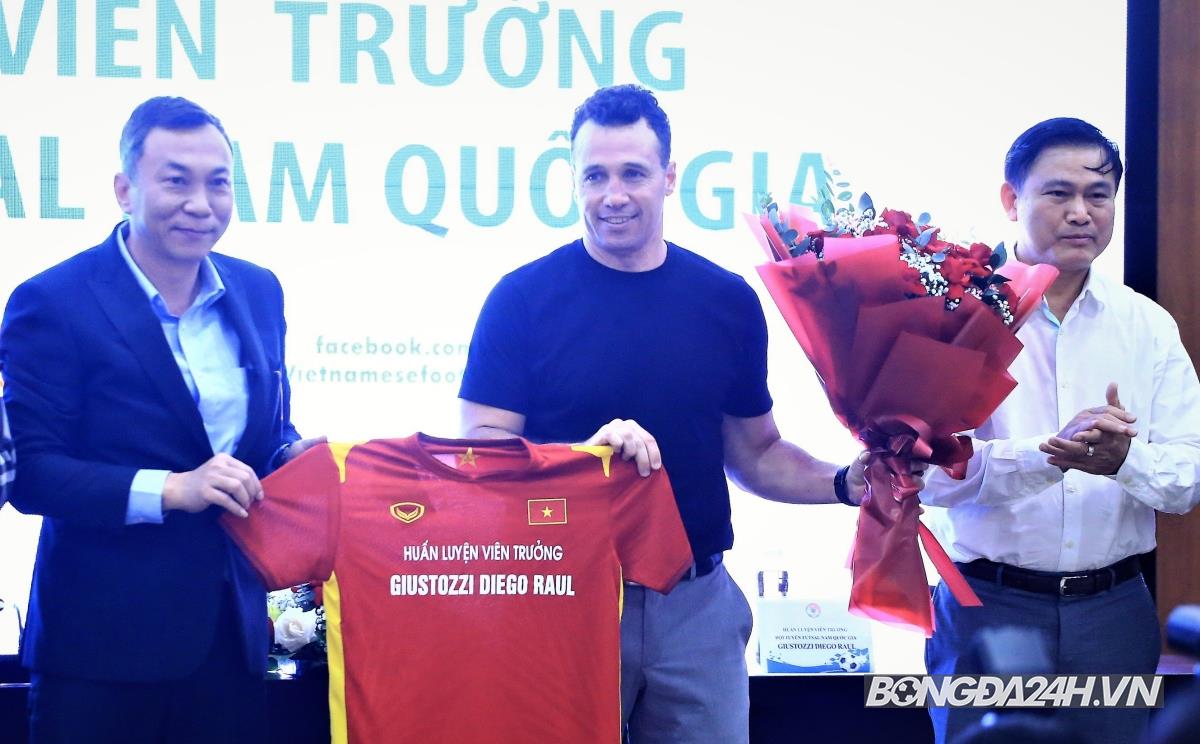 HLV Diego Raul Giustozzi dT futsal Viet Nam