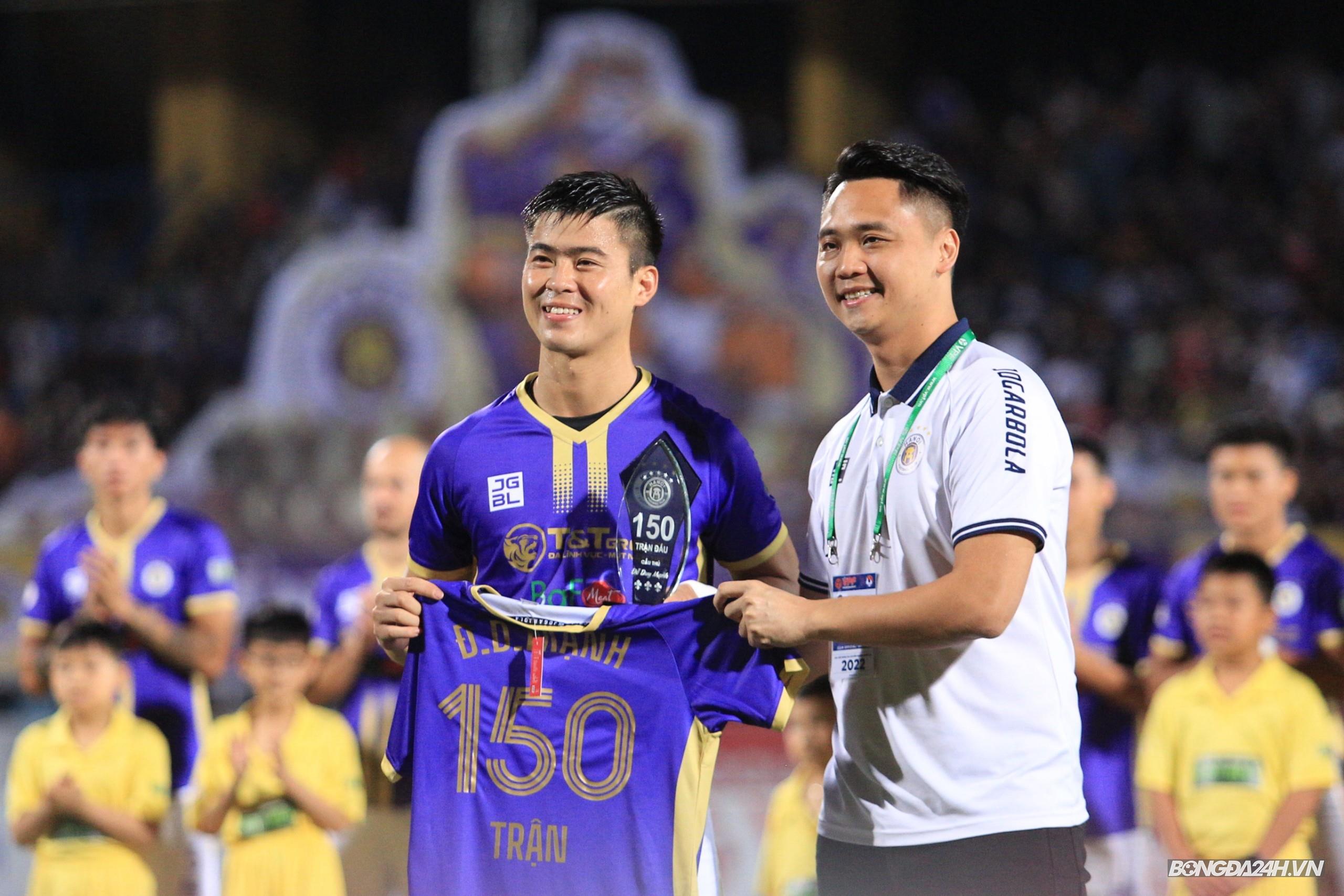 do Duy Manh cham moc 150 tran dau chuyen nghiep cho Ha NoI FC