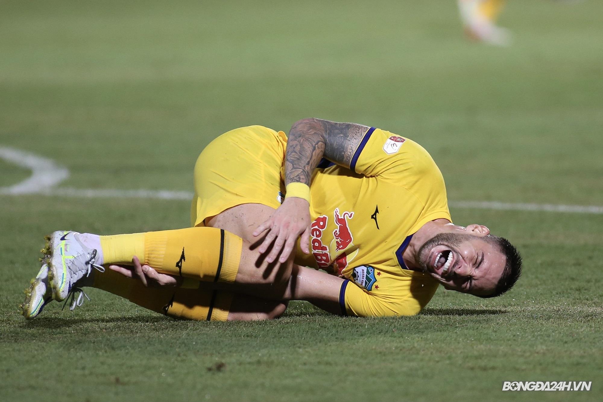 Duy Mạnh đá tiểu xảo, Hà Nội thoát 11m vì không có VAR 1