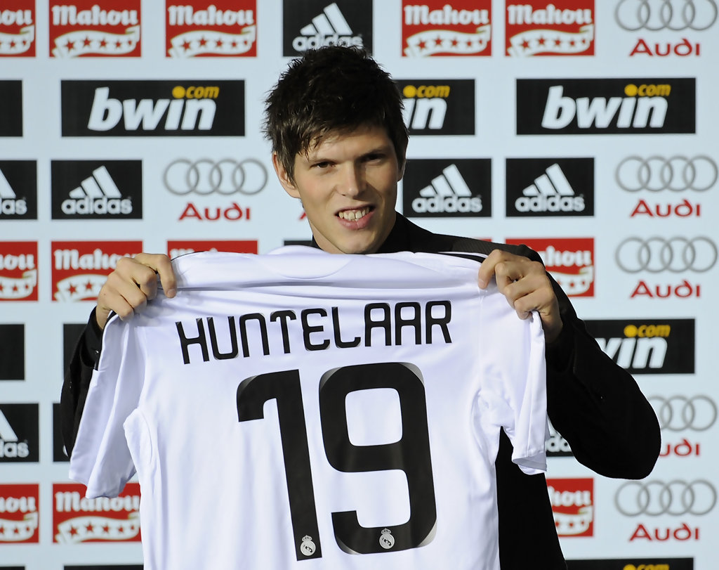 Nửa năm ở Real Madrid của thợ săn Huntelaar diễn ra thế nào 2