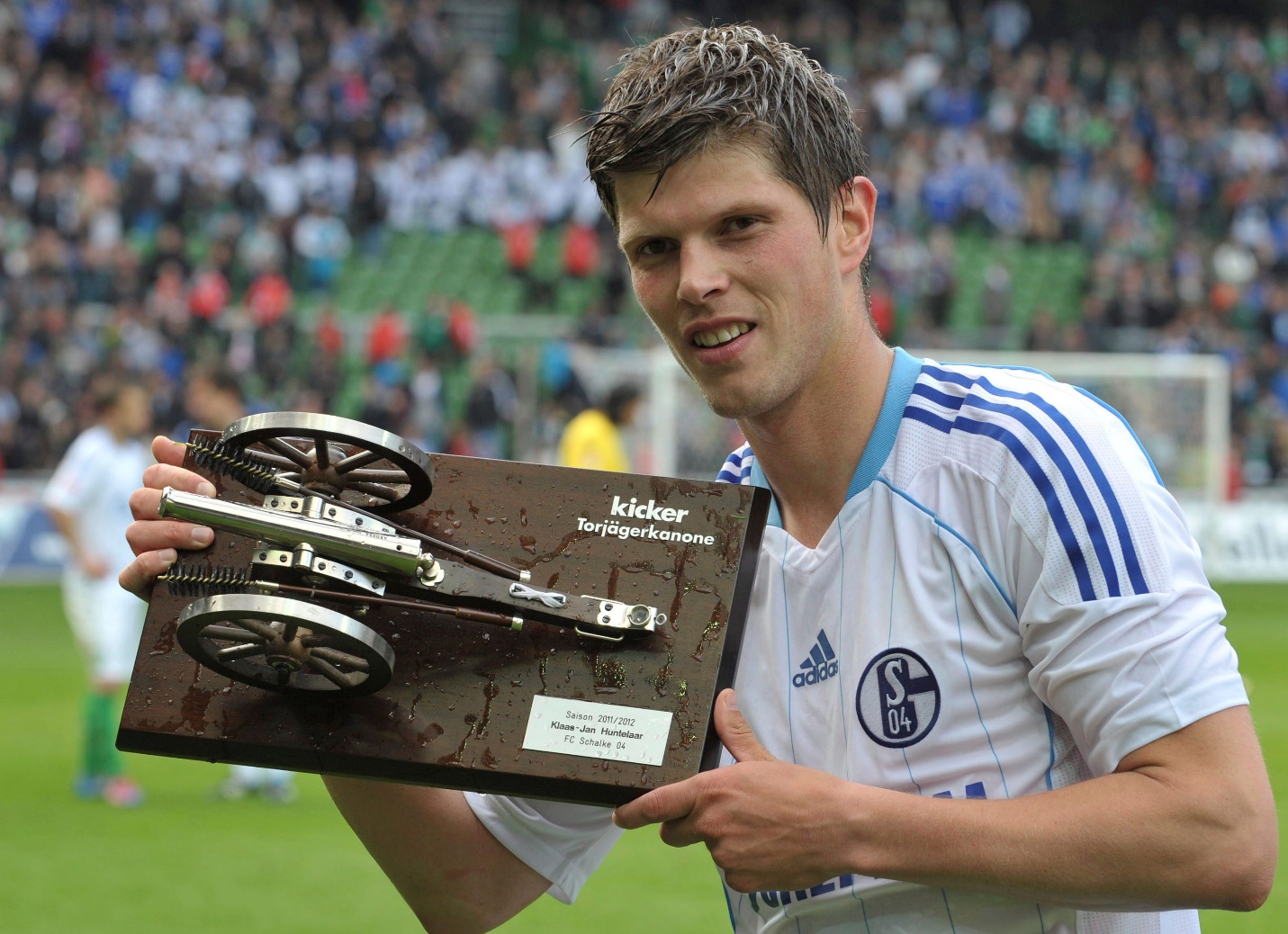 Nửa năm ở Real Madrid của thợ săn Huntelaar diễn ra thế nào 1