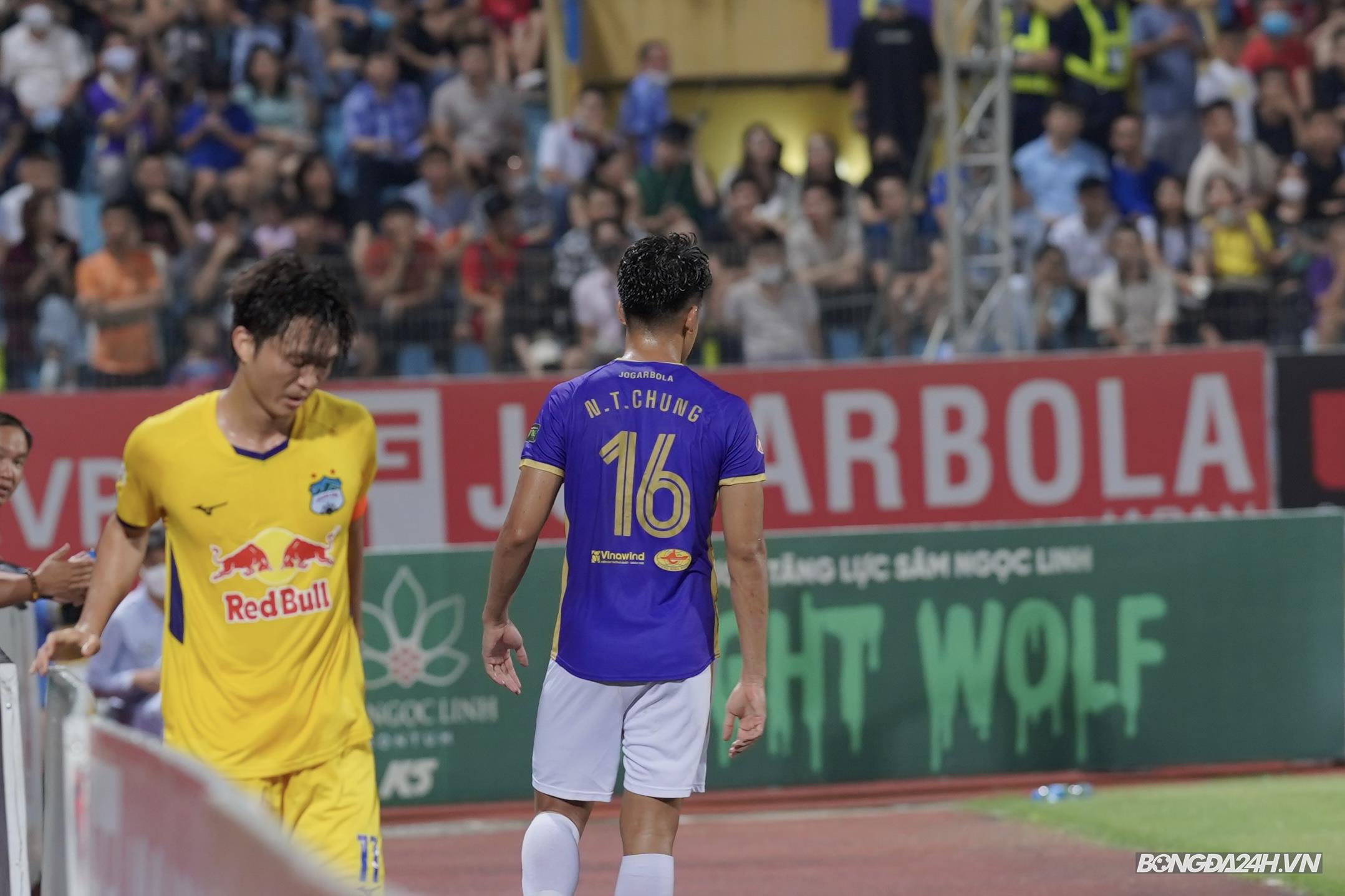 Ngày thi đấu nhọc nhằn của thủ quân bất đắc dĩ Nguyễn Tuấn Anh 8