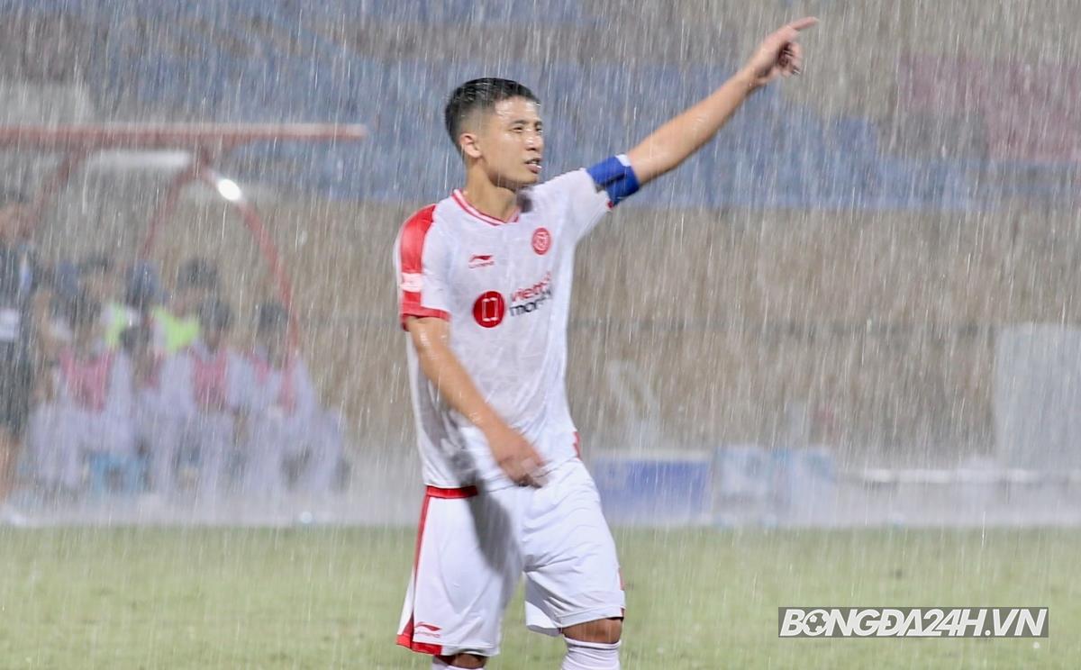 Bùi Tiến Dũng Viettel vs SLNA 19/8 Bui Tien Dung Viettel vs SLNA 19/8