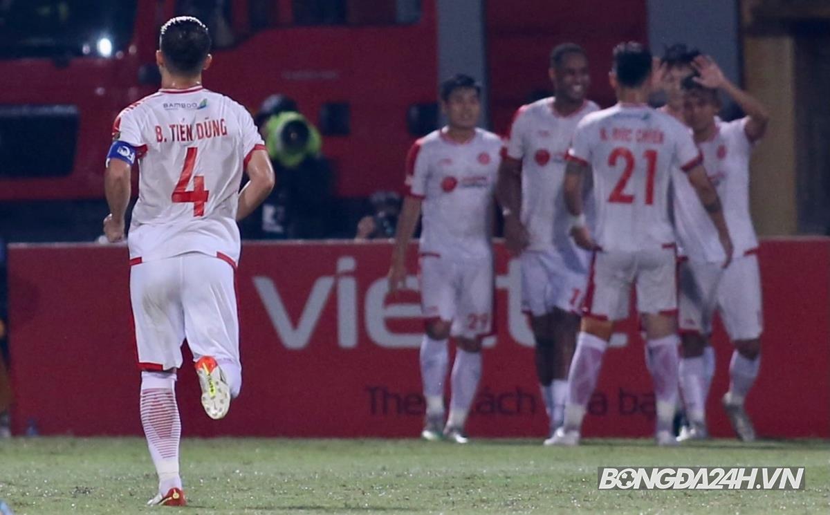 Bùi Tiến Dũng tái xuất sân cỏ sau 5 tháng 3 Bùi Tiến Dũng tái xuất sân cỏ sau 5 tháng 3