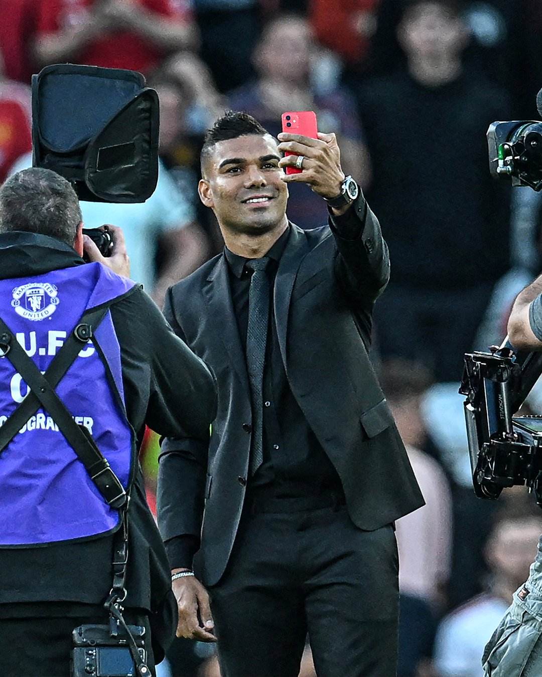 Những hình ảnh đầu tiên của Casemiro ở MU 1