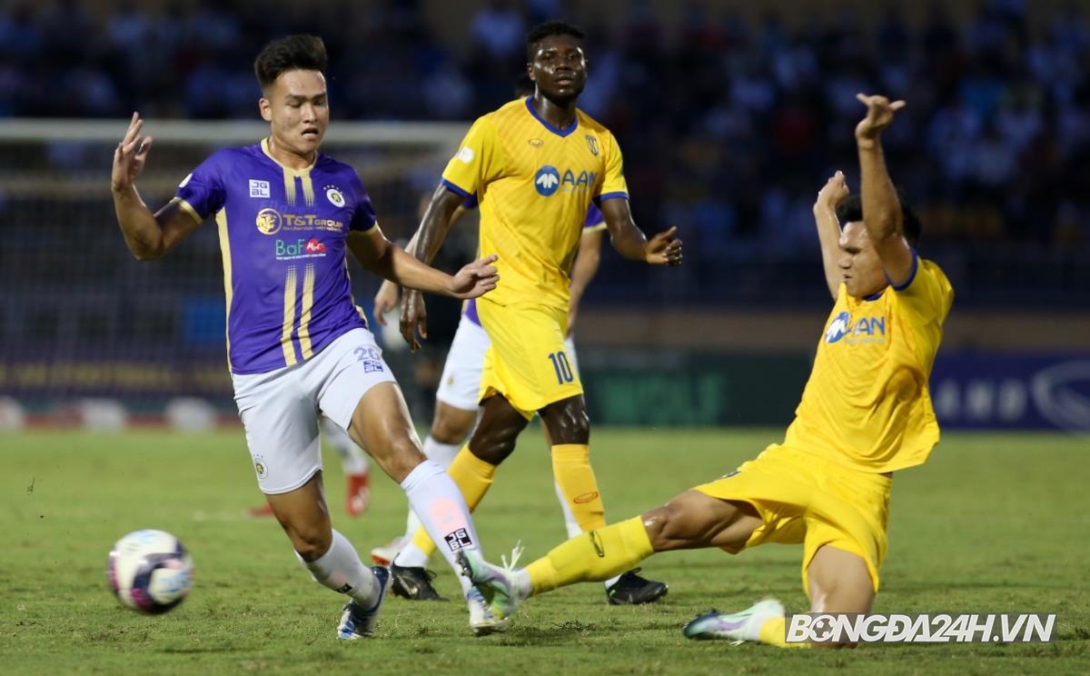Viet Anh Xuan Manh Ha Noi vs SLNA 26/8
