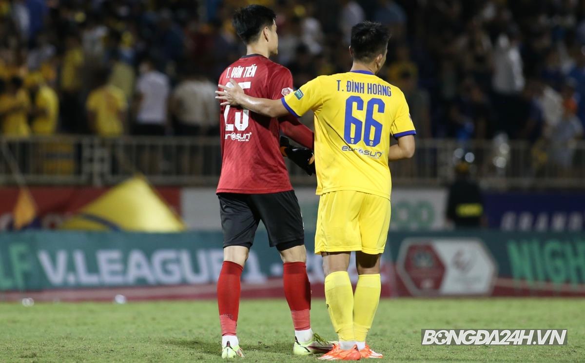 Những mảng màu tương phản ở V-League 2022 1 Những mảng màu tương phản ở V-League 2022 1