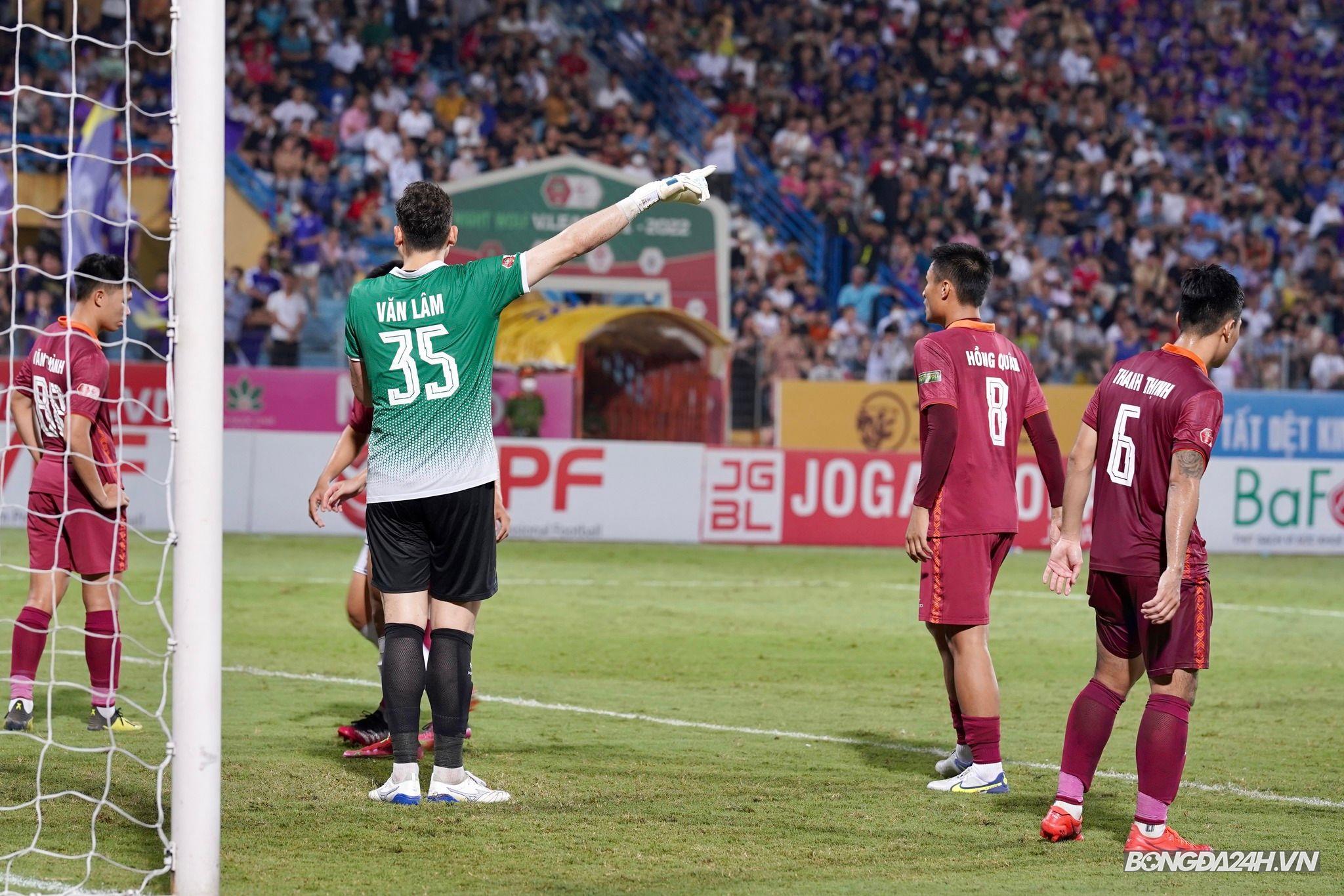 Trước vòng 17 V-League 2022 HAGL gặp khó, Hà Nội tìm lại niềm vui 2