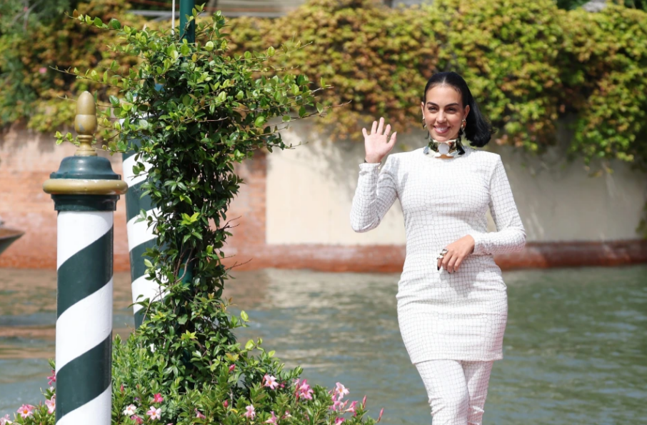 Georgina Rodriguez nổi bật tại Liên hoan phim Venice 6