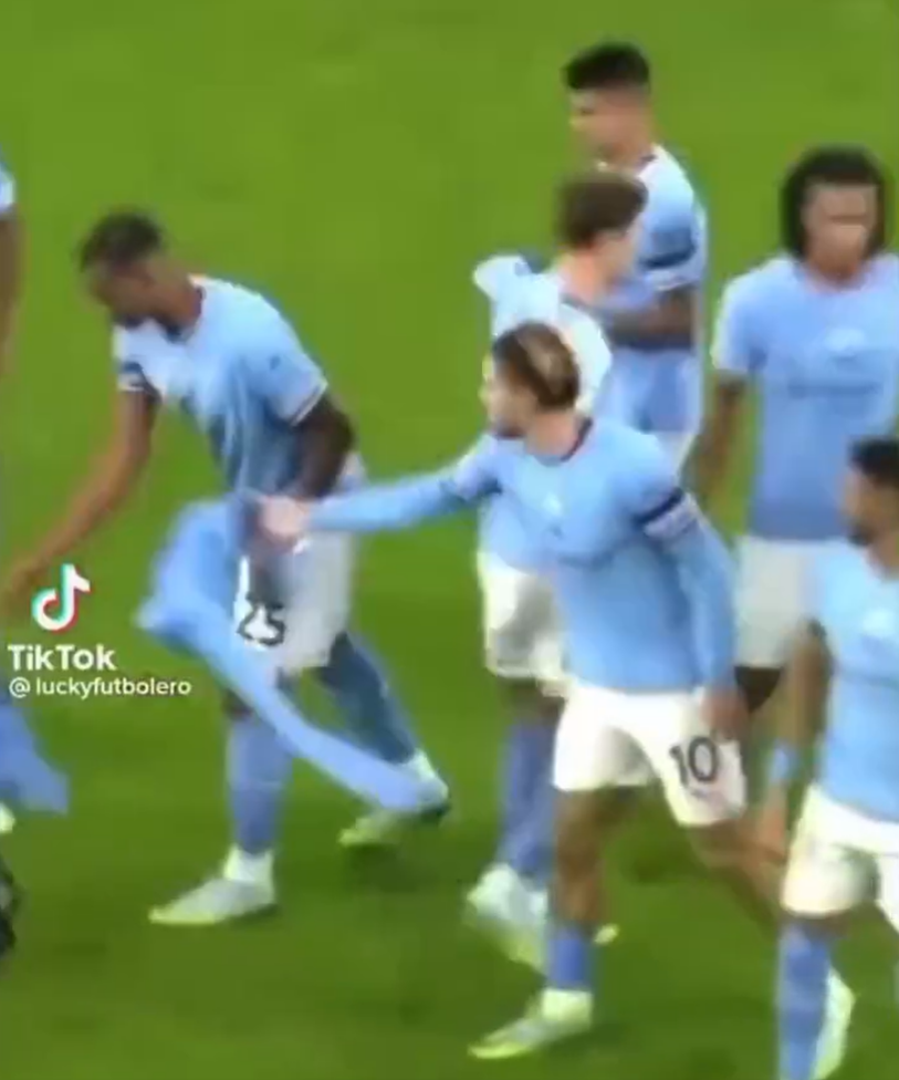 CĐV Man City phát cuồng với hành động của Erling Haaland 2 CĐV Man City phát cuồng với hành động của Erling Haaland 2