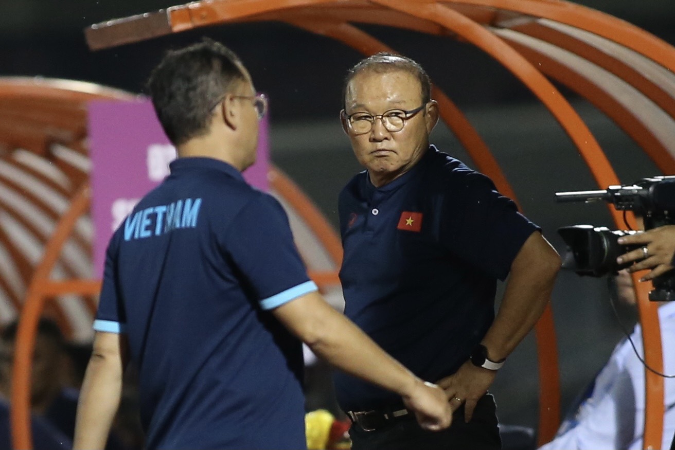 Thấy gì sau trận ĐT Việt Nam 2-0 Singapore 1