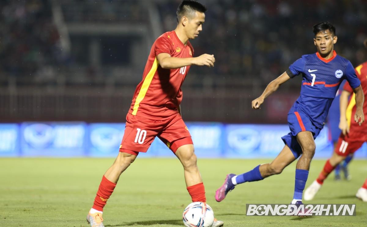 Văn Quyết gây ấn tượng ngày trở lại ĐT quốc gia 2