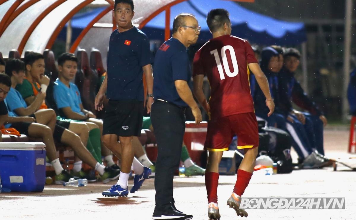 Văn Quyết gây ấn tượng ngày trở lại ĐT quốc gia 5