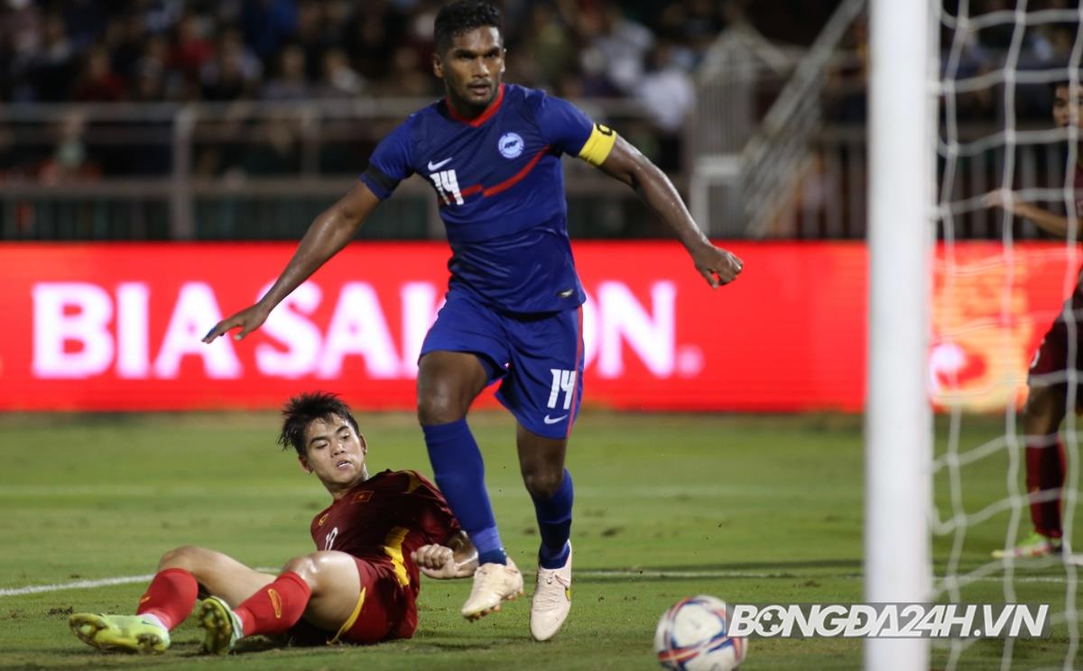 Văn Quyết gây ấn tượng ngày trở lại ĐT quốc gia 7