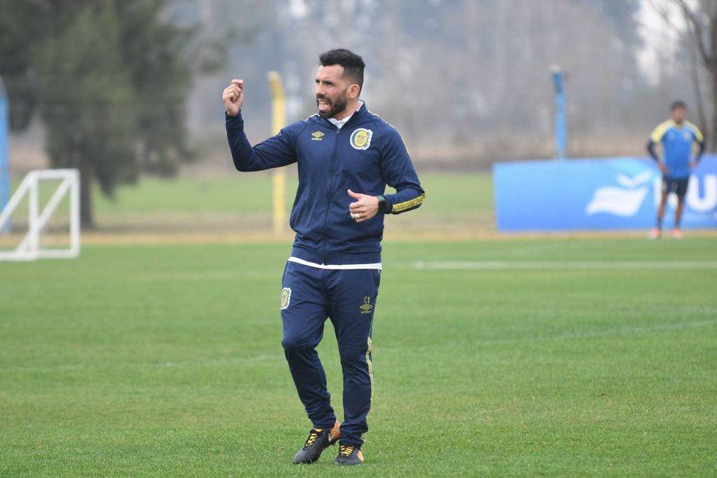 Carlos Tevez Có một El Apache khác trên ghế huấn luyện 3