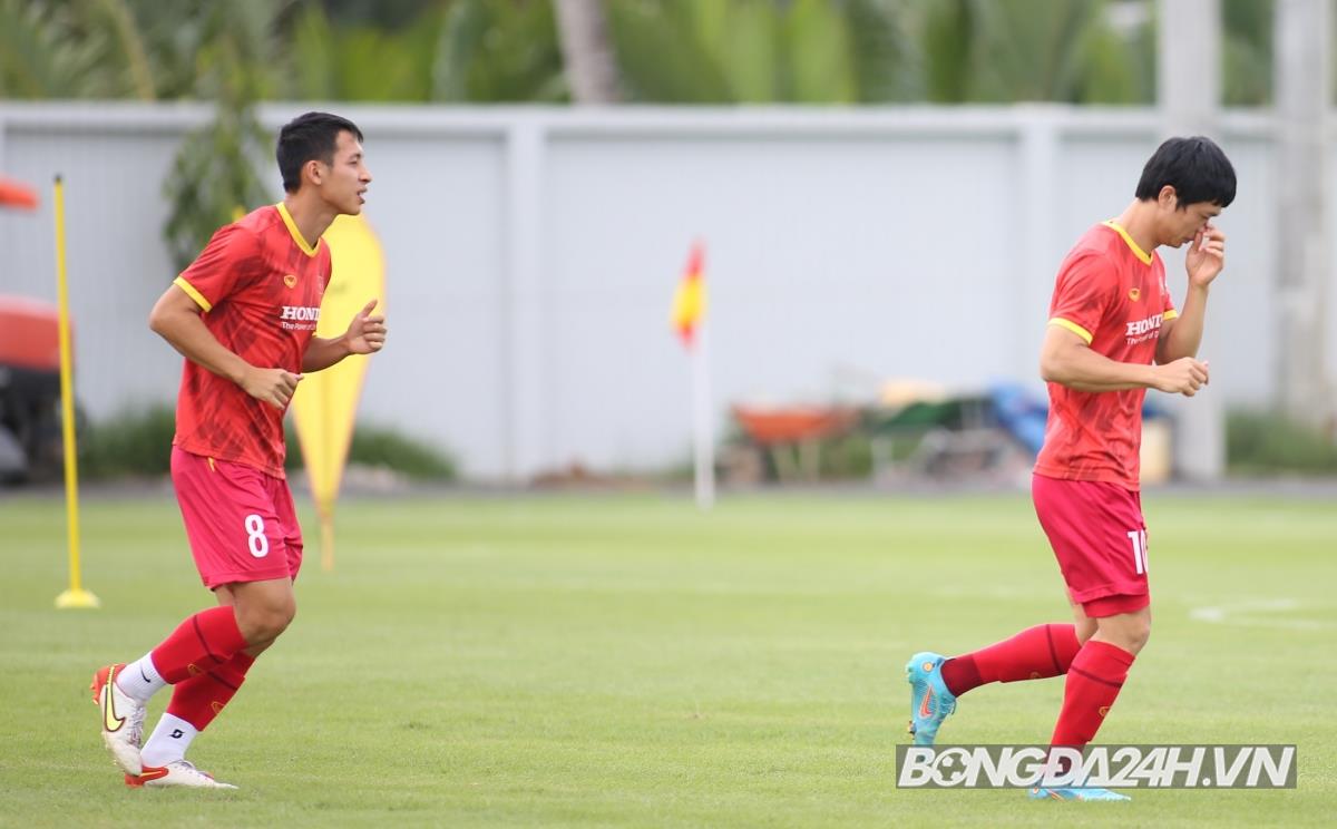 HLV Park Hang Seo trở lại Việt Nam, nhiệt tình chỉ bảo sao trẻ 2 HLV Park Hang Seo trở lại Việt Nam, nhiệt tình chỉ bảo sao trẻ 2