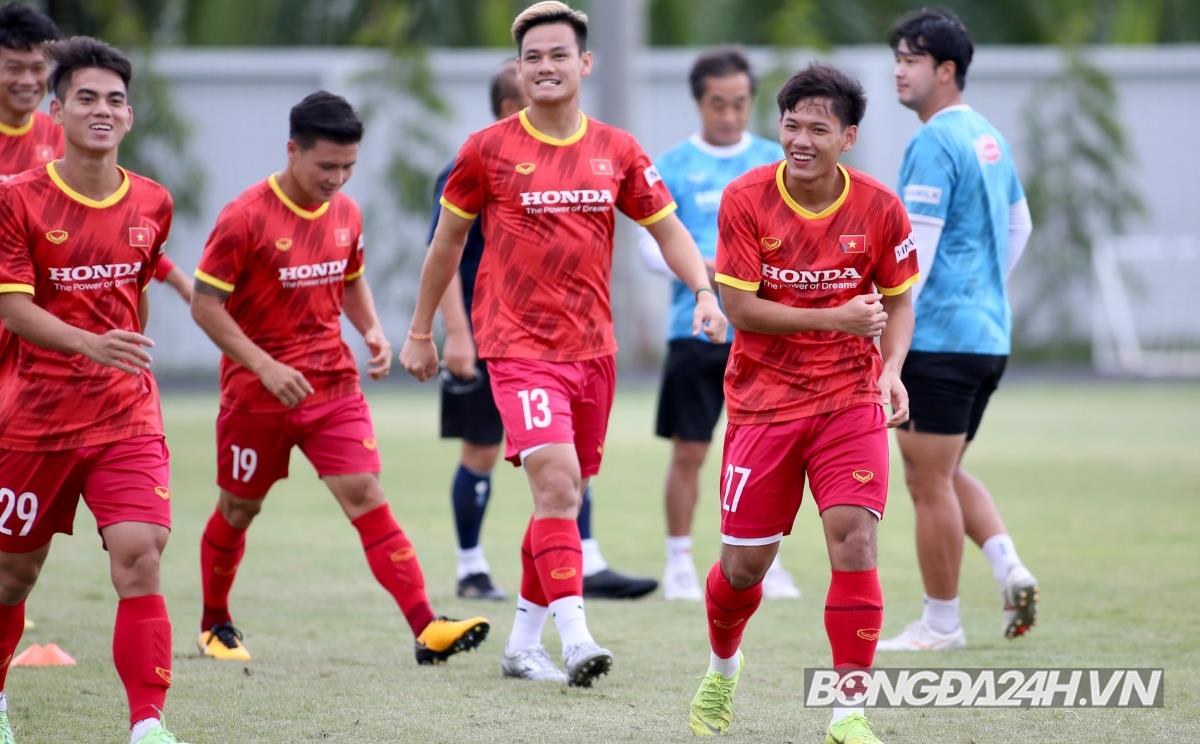 Tuyển Việt Nam tập bóng bổng đấu Ấn Độ 3