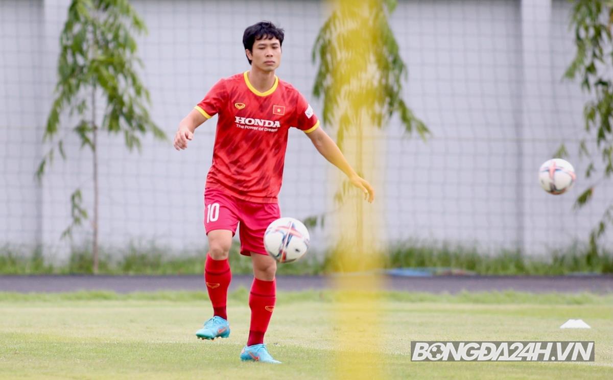 Tuyển Việt Nam tập bóng bổng đấu Ấn Độ 8