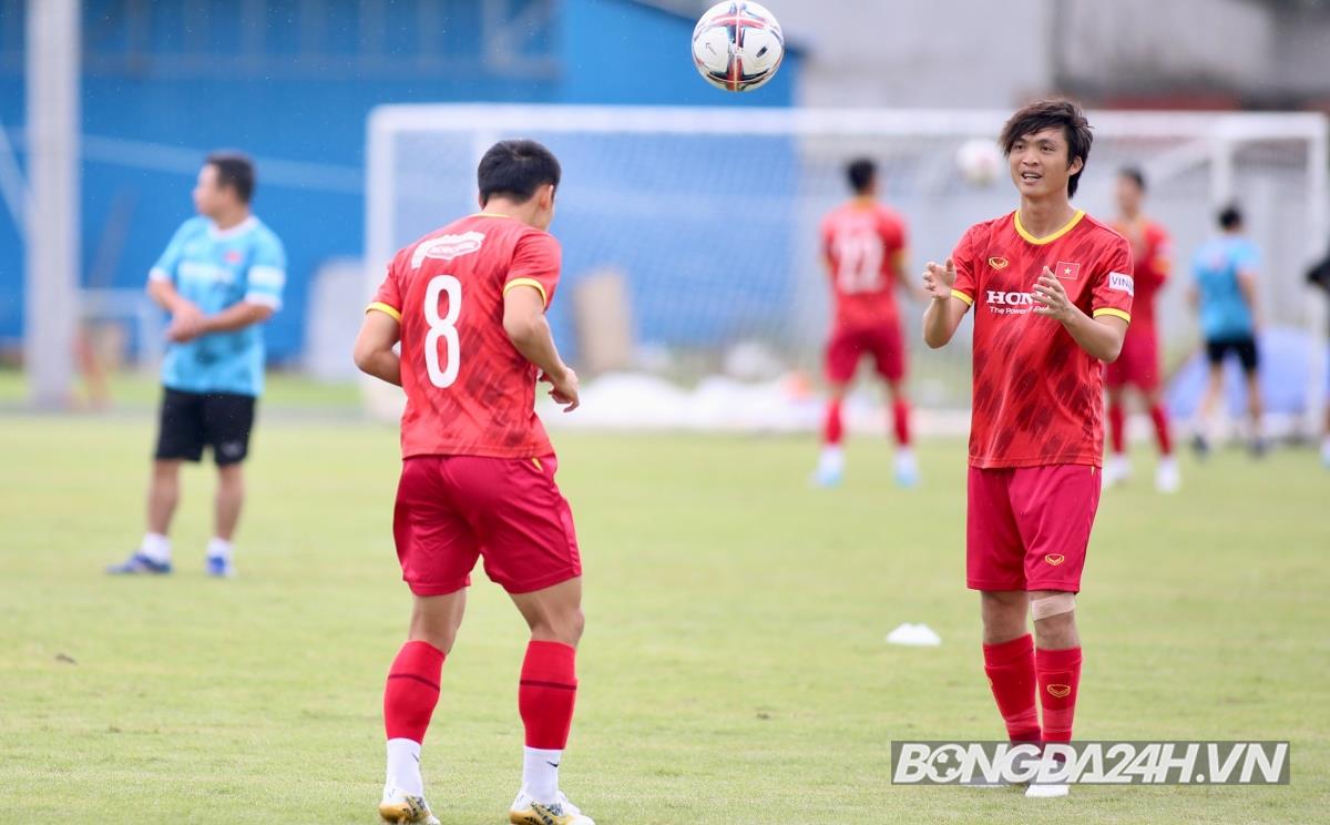 Tuyển Việt Nam tập bóng bổng đấu Ấn Độ 5