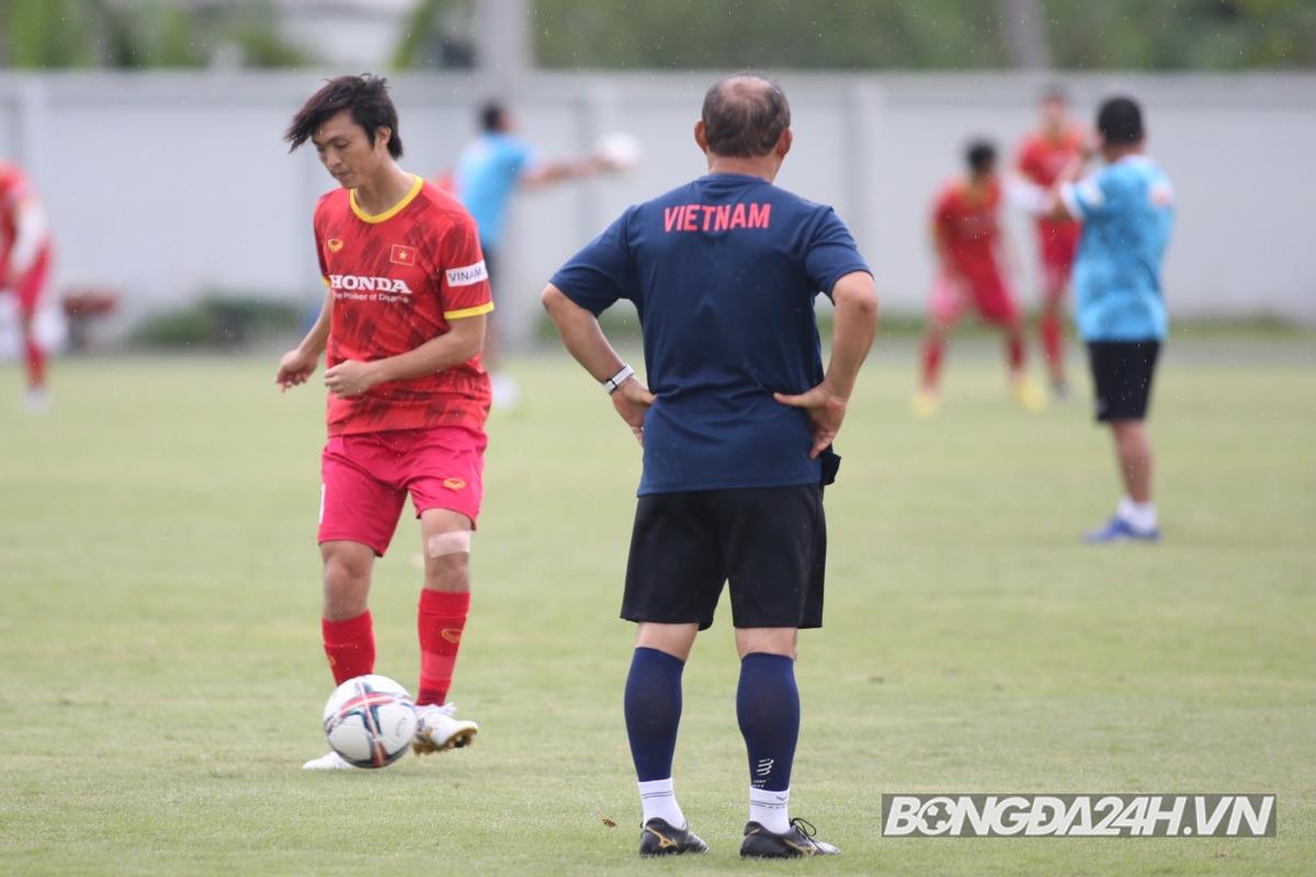 Tuyển Việt Nam tập bóng bổng đấu Ấn Độ 4