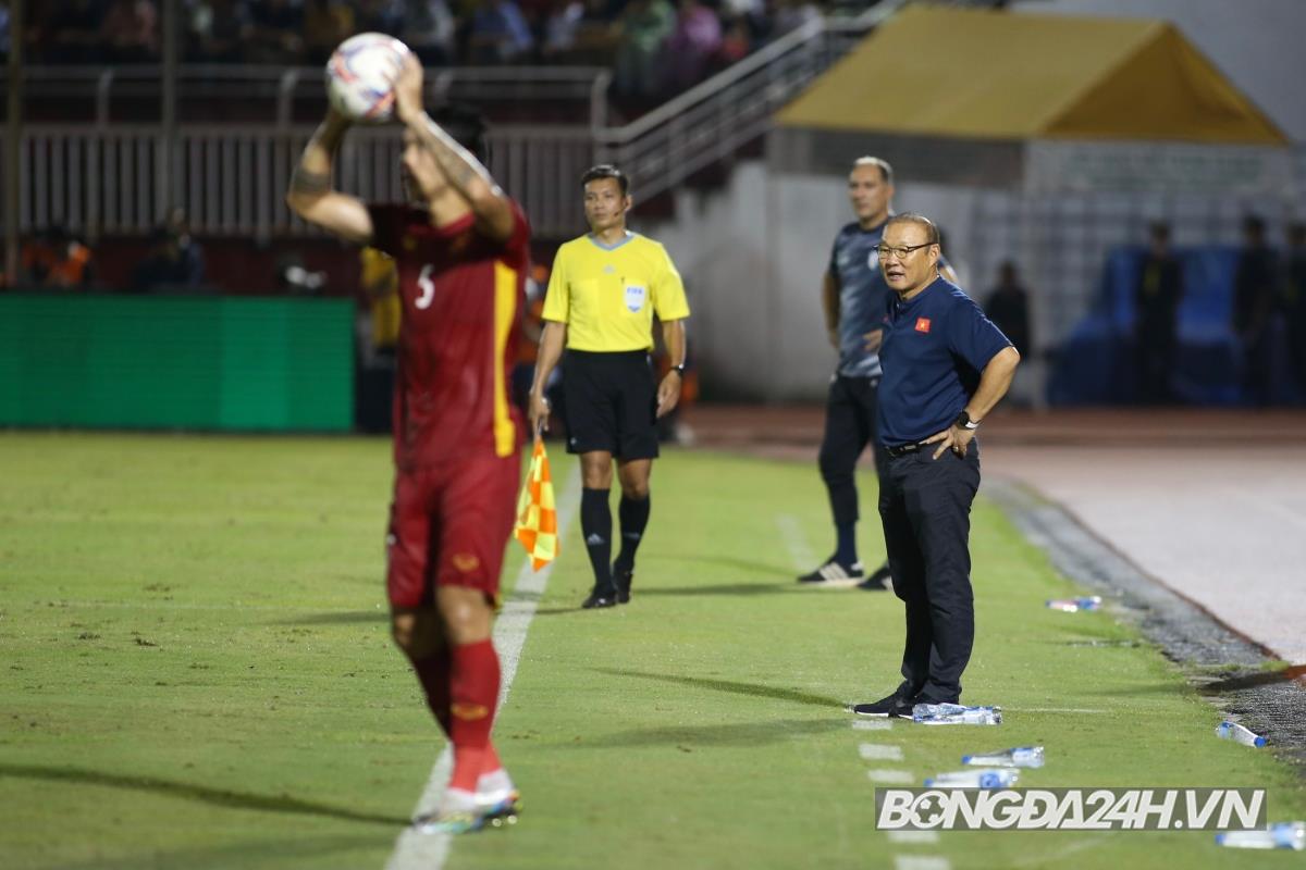 HLV Park Hang Seo dT Viet Nam vs an do 27/9