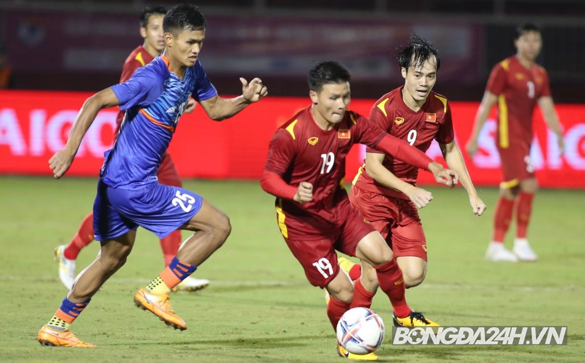 Màn trình diễn của Quang Hải trước Ấn Độ 2