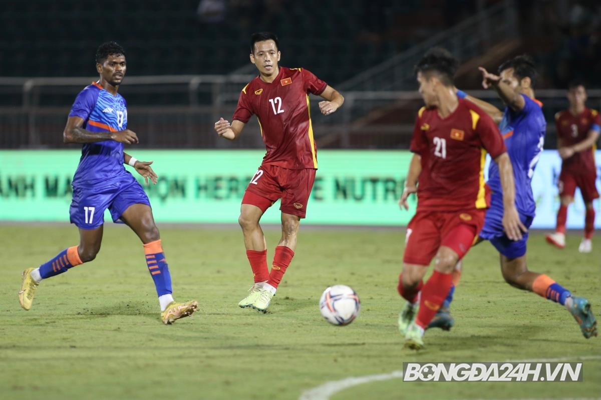 Màn trình diễn của Quang Hải trước Ấn Độ 4